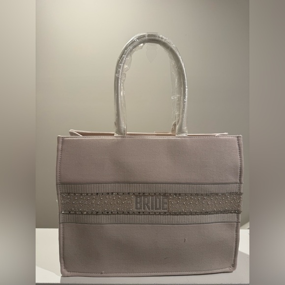 Elegant Cream Bride Tote Bag - Picture 2 of 5